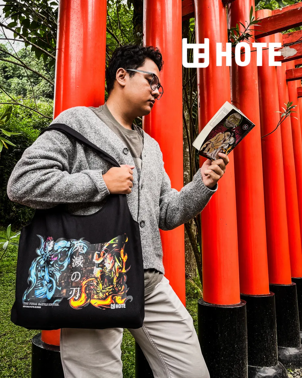 Model membaca buku dengan HOTEbag